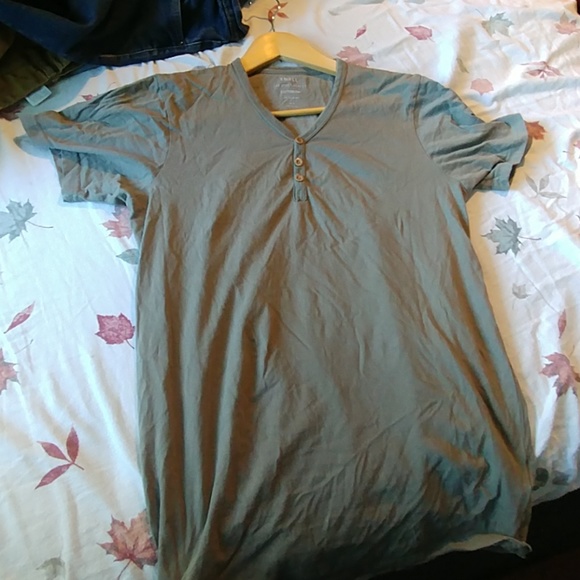 Shirt - Picture 2 of 3